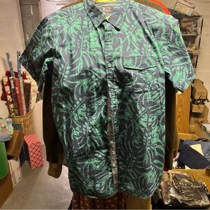 Men's Green Leaf Print Casual Button Down Shirt